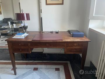 Scrivania antiquariato 800