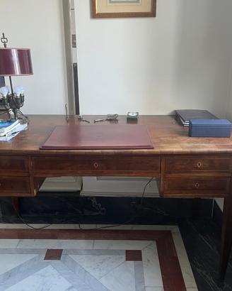 Scrivania antiquariato 800