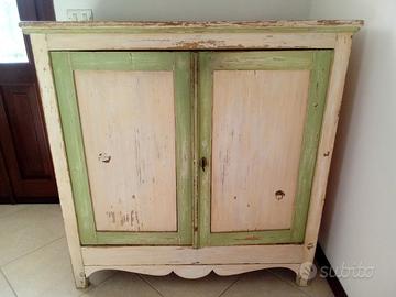 credenza il legno laccato