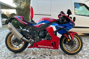 CBR1000 rr-r 2020