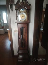 orologio a pendolo a colonna