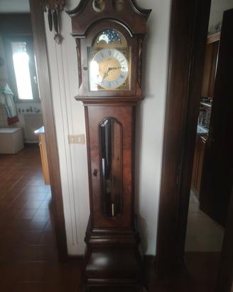 orologio a pendolo a colonna