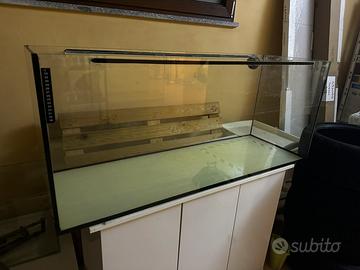 Acquario extrachiaro con mobile