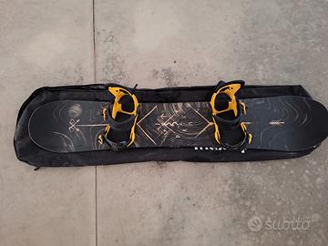 snowboard Drake con attacchi