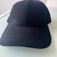 🧢 Cappellino nero in velluto a costine – stile ca