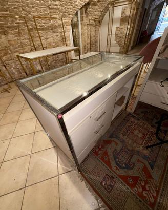  arredamento per negozio