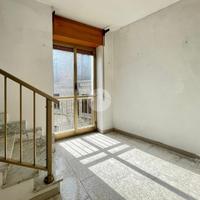 4 LOCALI A TORRE ORSAIA