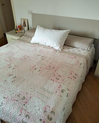 Letto matrimoniale + materasso matrimoniale + comò