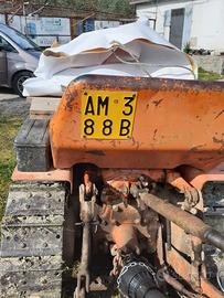 Trattore agricolo fiat 505.cingolato.tipo vingneto