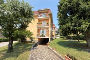 TRE LOCALI IN CENTRO CON BOX E CANTINA