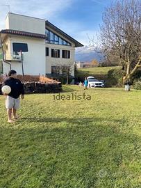 Appartamento spazioao con giardino e parcheggio