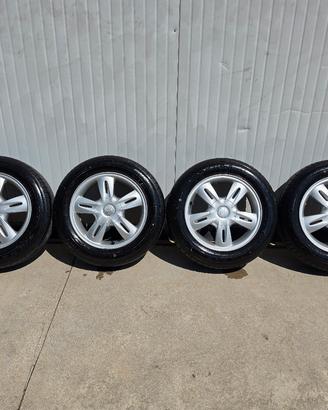 Gomme Estive 175/65 R15" Falken (Semi nuove)