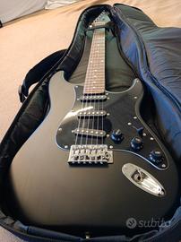 chitarra elettrica nuova + custodia 