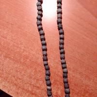 Collana con perline in pietra lavica