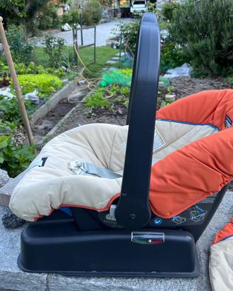 Seggiolino auto ovetto