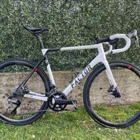Bici da corsa Factor O2