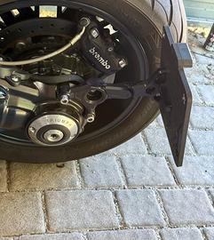 Triumph Rocket3 BritishLegend Porta targa + frecce