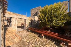 Casa indipendente con cortile privato