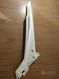Carena fianchetto trk502x