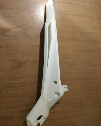 Carena fianchetto trk502x