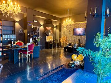 Locale commerciale 2 vetrine + 2 ingressi, 85 mq