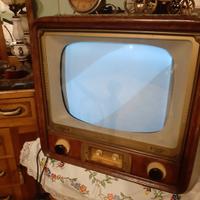 Articolo d'arredo : TV a valvole Radiomarelli 