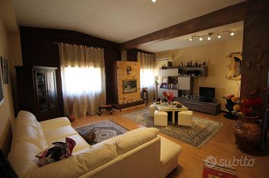 Appartamento di 160 m² con 5 locali a Catania