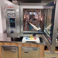 Forno RATIONAL professionale autopulente
