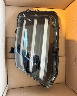 Faro diurno destro Peugeot 2008 anno 2025