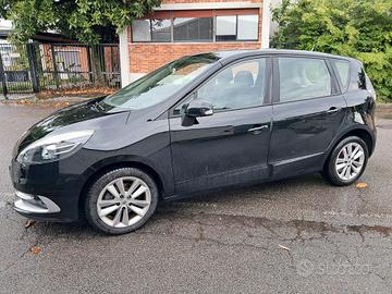 Renault  Scenic  X-Mod  1,5 DCI,  110 Cv