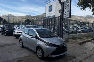 Toyota Aygo 1.0 VVT-i 69 CV 5 porte x-clusiv