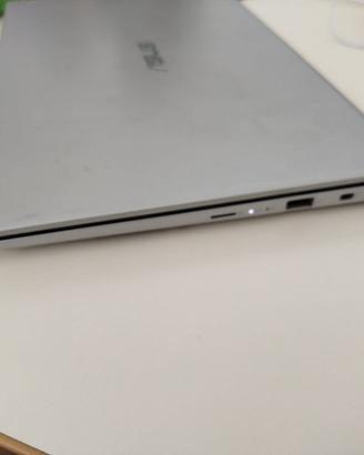 Notebook ultraportatile VivoBook Asus F412F
