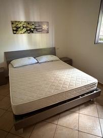 Letto matrimoniale completo di materasso e rete