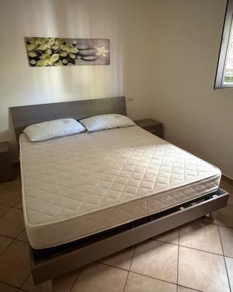 Letto matrimoniale completo di materasso e rete