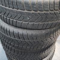 Gomme invernali 215/50R18