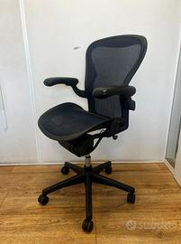 Herman Miller Aeron ricondizionata - blu