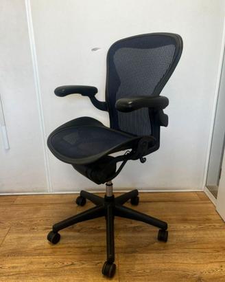 Herman Miller Aeron ricondizionata - blu