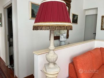Lampada in crosta con cappello antico