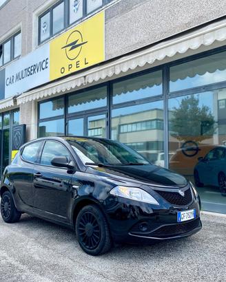 Lancia Ypsilon 1.0 FireFly Hybrid - 2021