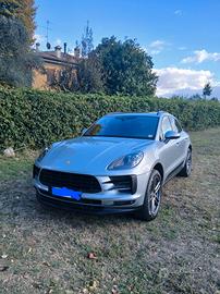 Porsche Macan  180 kw