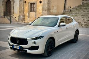 Maserati Levante Q4 3.0 V6 250cv GranSport FULLOPT