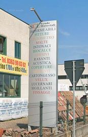 Totem pubblicitario