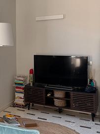 Mobile TV a 2 ante da Beliani