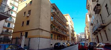 Via R. De Martino - 3 vani con posto auto