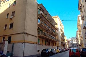 Via R. De Martino - 3 vani con posto auto