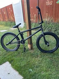 Bmx bicicletta