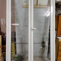 porta completa a due battenti bianca  in alluminio