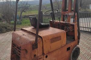 Carrello elevatore Om