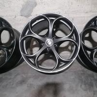 4 Cerchi 8,5 e 10 da 19 in lega Giulia Alfa Romeo