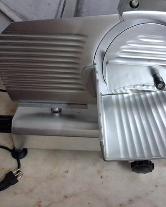 affettatrice elettrica professionale